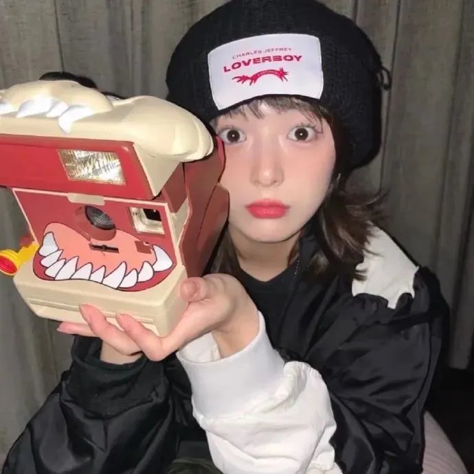 女孩和蜘蛛